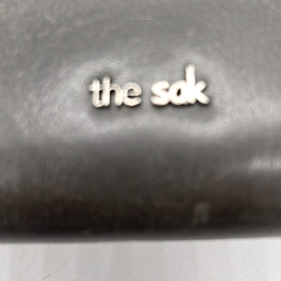 The Sak Leather Wristlet grey many CC Slots Zip pocket - Picture 4 of 7